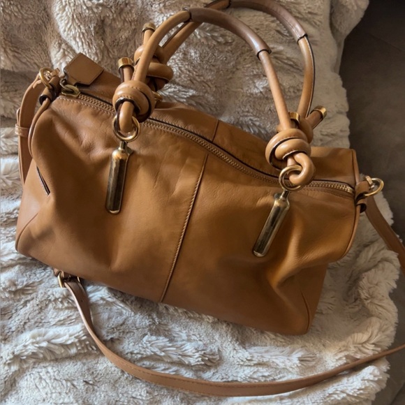 Chloe |Women’s Tan Smooth Leather Duffle Style Shoulder Crossbody Handbag - Picture 12 of 13